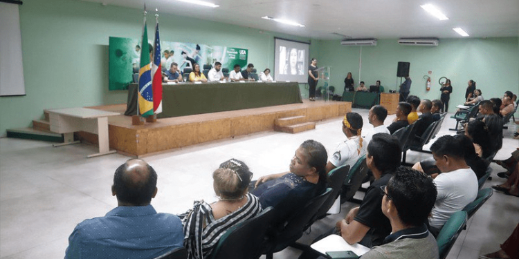 Professores indígenas da Prefeitura de Manaus participam pela primeira vez do curso de pedagogia intercultural da UEA