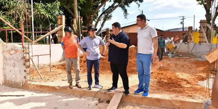 Há 26 anos sem obras, conjunto Juruá recebe intervenções da prefeitura
