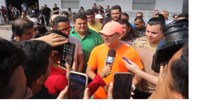 Prefeitura de Manaus integra secretarias para atender famílias desalojadas no Zumbi dos Palmares