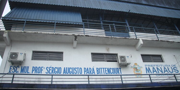 Prefeitura de Manaus aplica 2° simulado Pró-Saeb com estudantes das turmas de 5° e 9° anos da Semed