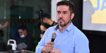 Jack Serafim deixa comunicação da Prefeitura de Manaus para disputar a Prefeitura de Carauari