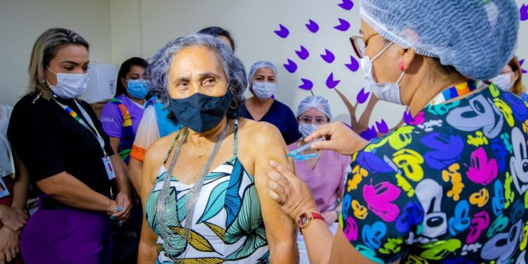 Prefeitura oferta imunização contra a Covid-19 nesta semana em 75 pontos de vacinação