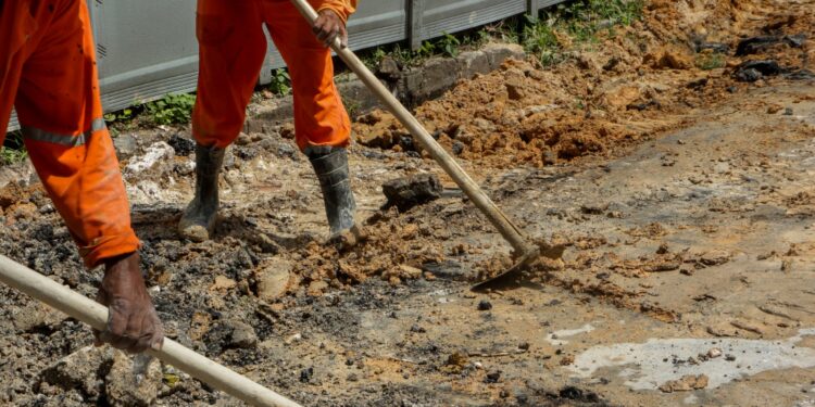 Prefeitura de Manaus recupera drenagem profunda em trecho afetado por fortes chuvas no Petrópolis