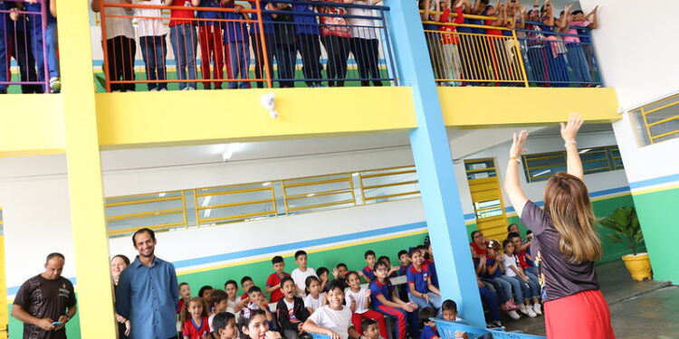 Eleições dos grêmios estudantis movimenta alunos da rede municipal de Manaus