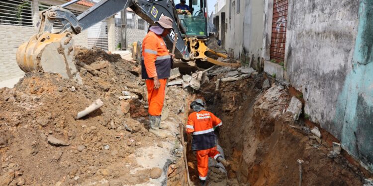 Prefeitura de Manaus recupera rede de drenagem no bairro Japiim