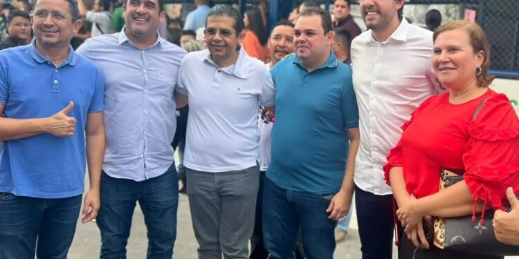 Vereadora Yomara Lins participa da inauguração de quadra poliesportiva no bairro São Jorge