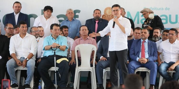 Prefeito anuncia construção de cerca de 17 mil moradias durante inauguração da sede da Semhaf