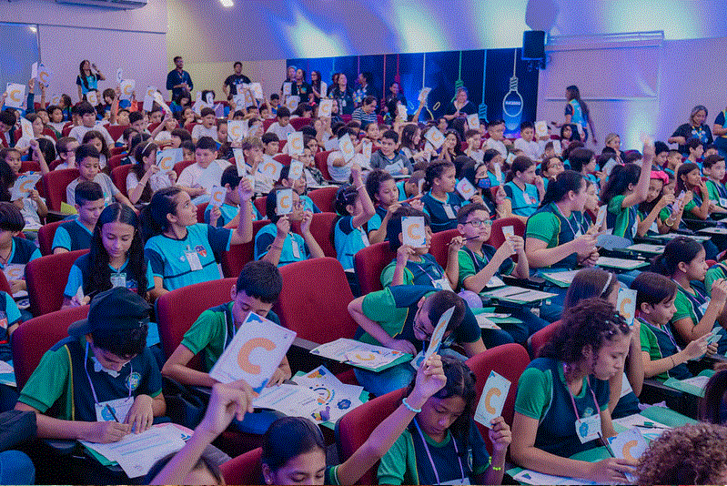 Alunos do 5º ano participam do primeiro dia do ‘Viradão Saeb’ da Prefeitura de Manaus