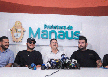 Prefeito enaltece investimento na cultura durante coletiva de comemoração do aniversário de Manaus