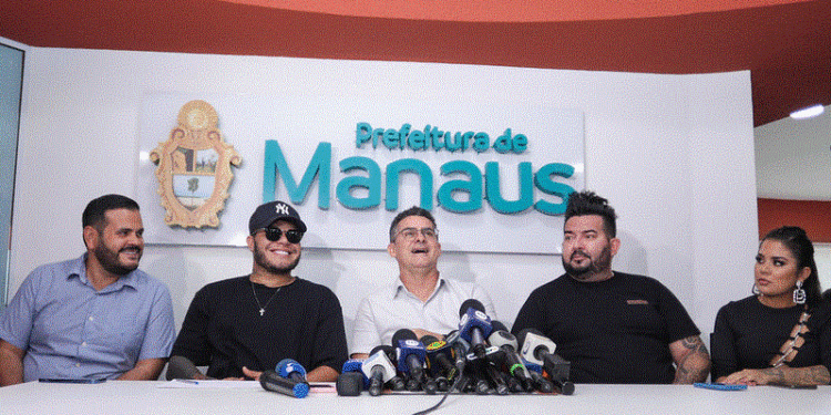 Prefeito enaltece investimento na cultura durante coletiva de comemoração do aniversário de Manaus