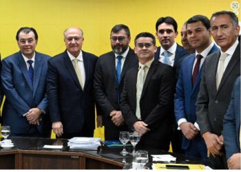 Prefeito tem confirmação de R$ 182,4 milhões do Bolsa Família para população de Manaus afetada pela estiagem histórica