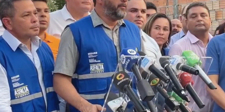 O Governador Wilson Lima recentemente vistoriou o início das ações do Programa Asfalta Amazonas em nossa comunidade, localizada na Zona Leste de Manaus. Com um investimento de R$ 12,6 milhões