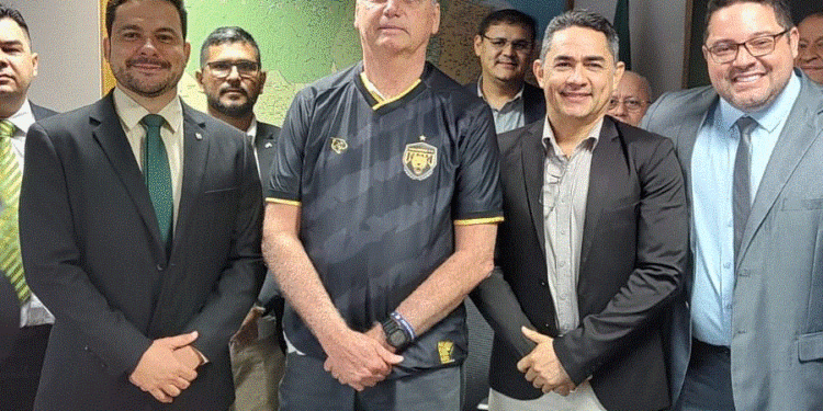 Lideranças da Direta Amazonense reúnem-se com Bolsonaro e o Presidente Nacional do PL, Valdemar Costa Neto.