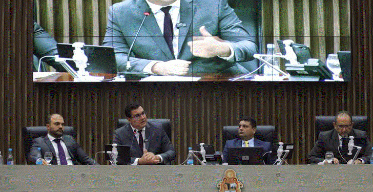 Secretário vai à Câmara e apresenta perícia que comprova farsa de vídeo. Documento é entregue à polícia e ao MP