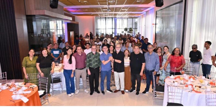 Igreja Quadrangular declara apoio à reeleição de David Almeida