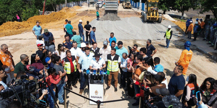 Avenida Mário Ypiranga Monteiro terá trânsito liberado na tarde desta segunda-feira, 18/11, anuncia prefeito David Almeida