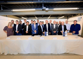 Prefeito David Almeida discute parcerias com Banco Mundial e IFC