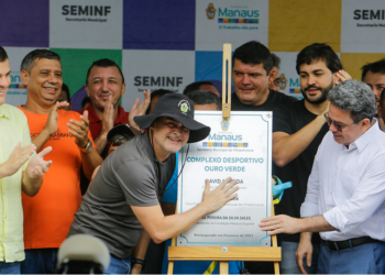 Prefeito David Almeida entrega mais um complexo esportivo na zona Leste